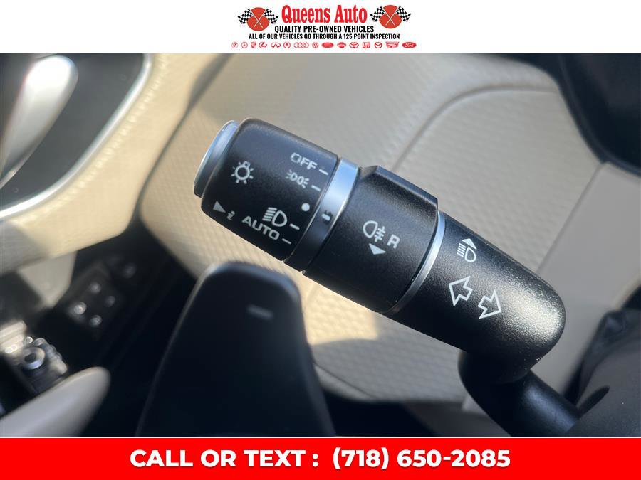 Used 2018 Land Rover Range Rover Velar S AWD/4WD image 21