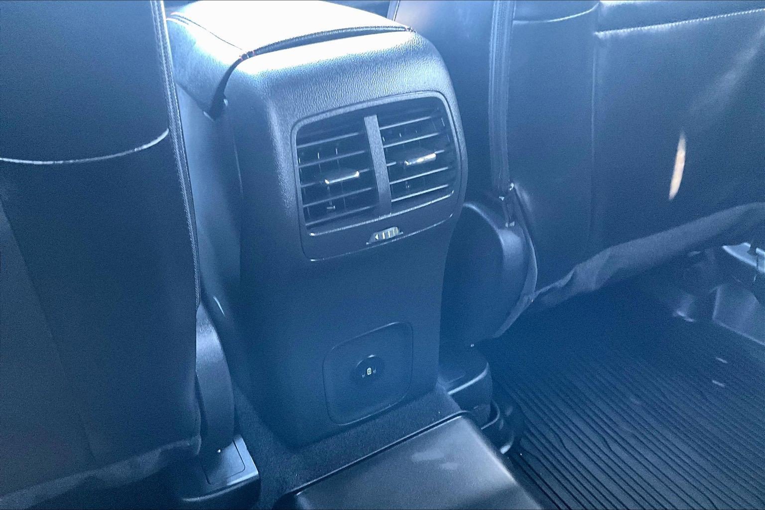 Certified 2025 Ford Escape ST-Line Elite AWD/4WD image 33
