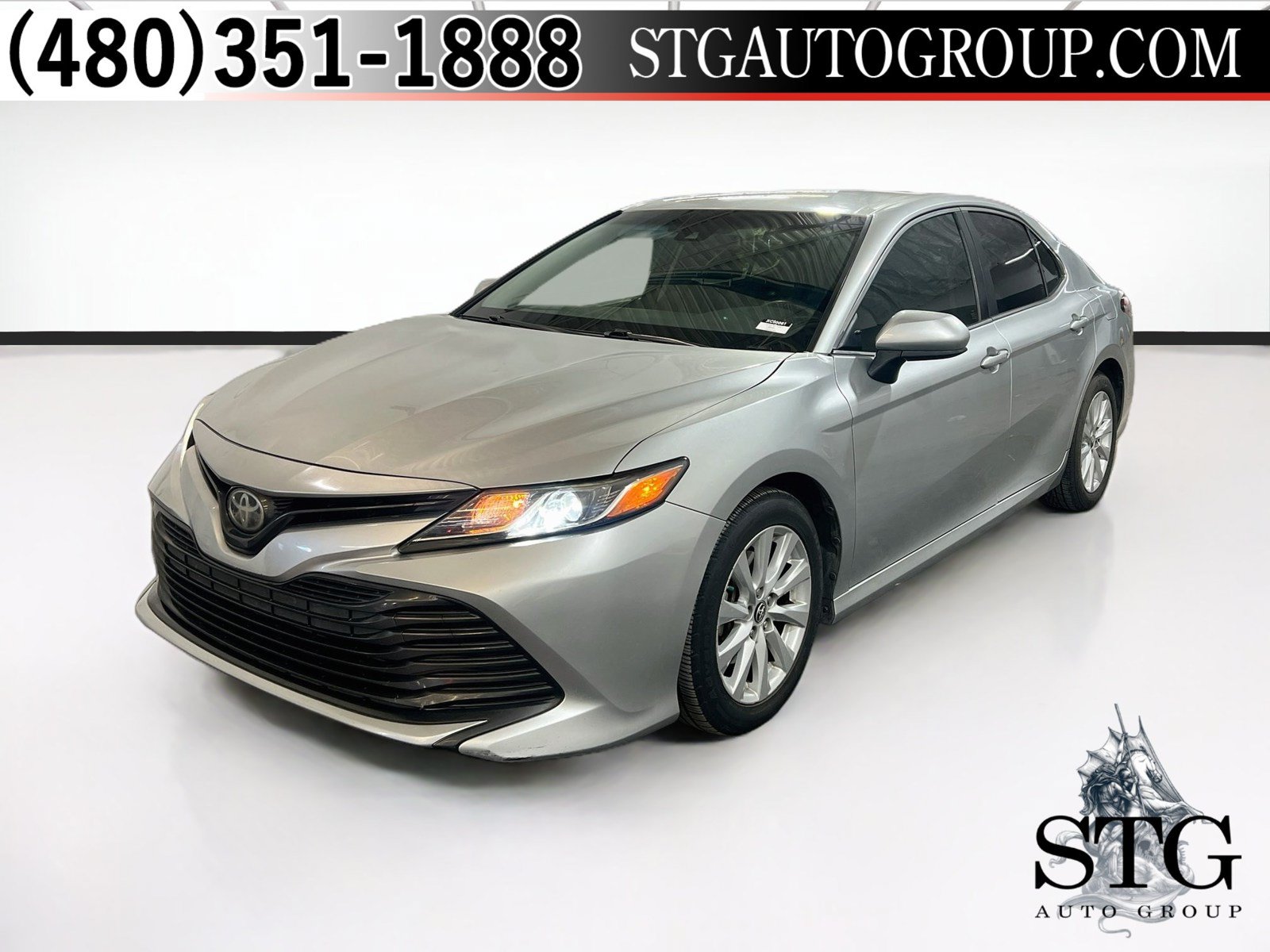 Used 2018 Toyota Camry LE FWD image 1