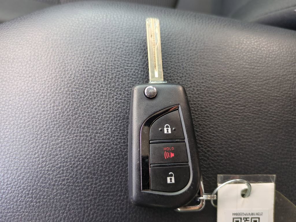 Used 2023 Toyota RAV4 LE image 31