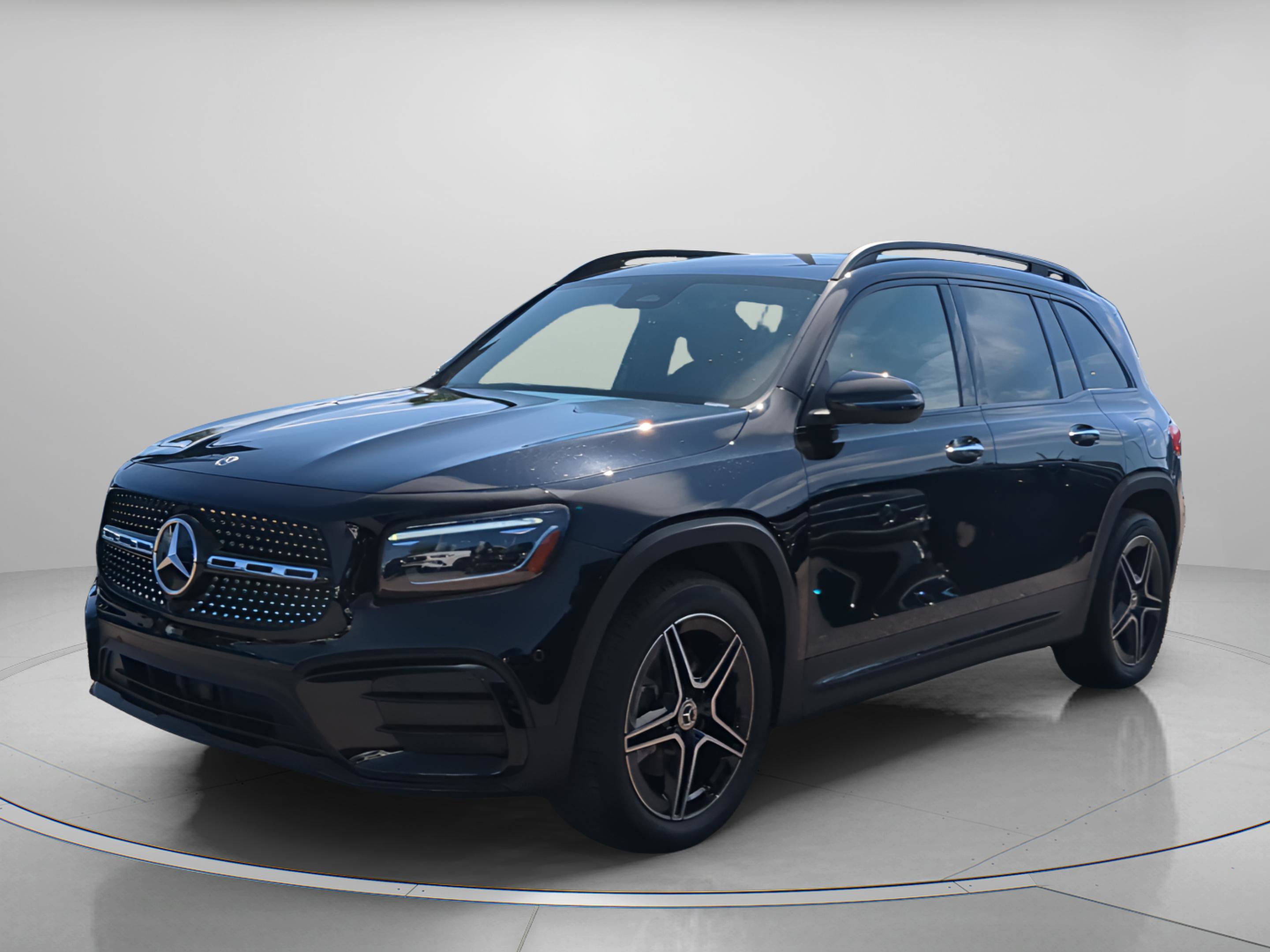 Certified 2025 Mercedes-Benz GLB 250 image 2