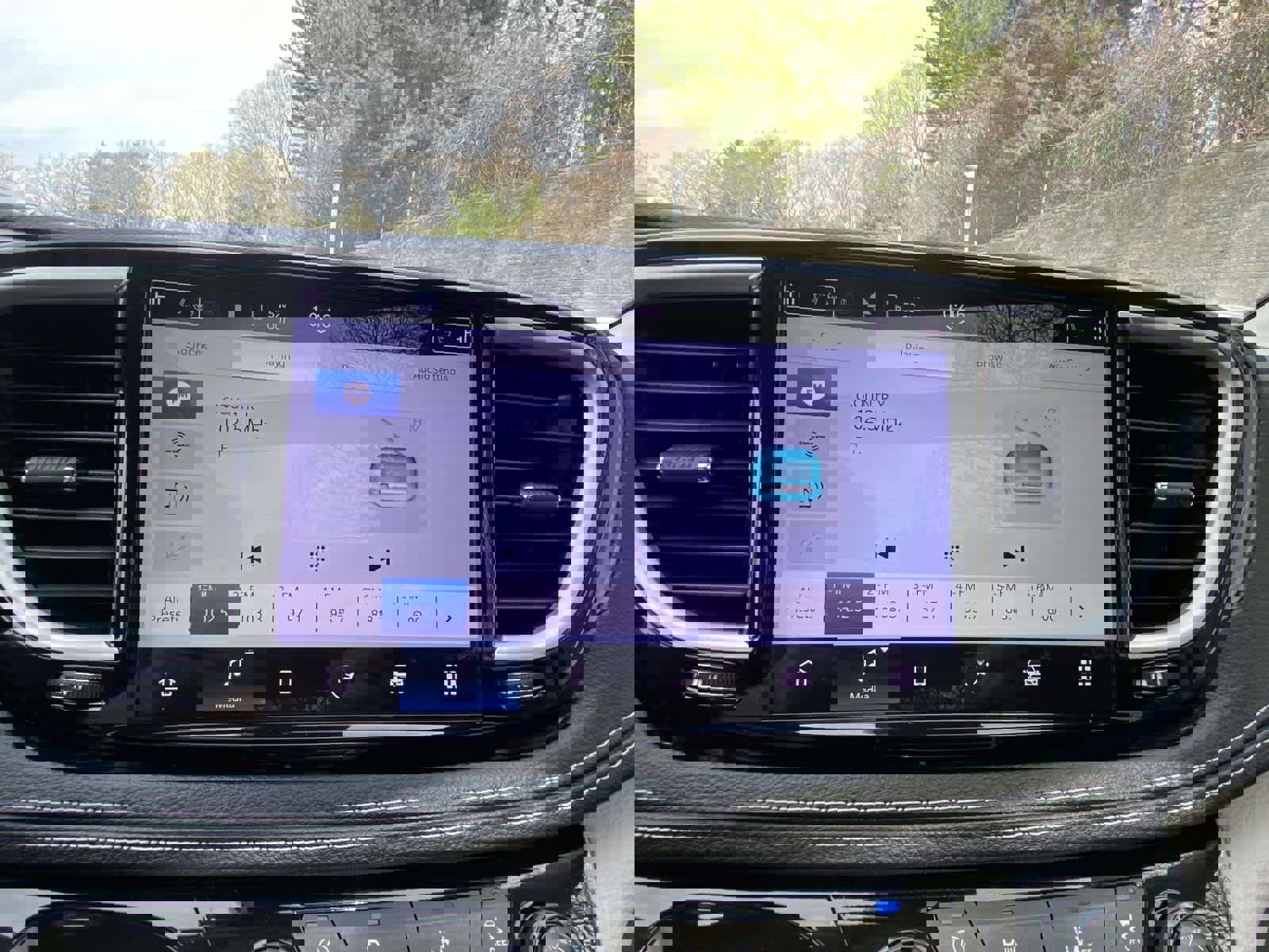 Used 2023 Chrysler Pacifica Touring-L AWD/4WD image 18