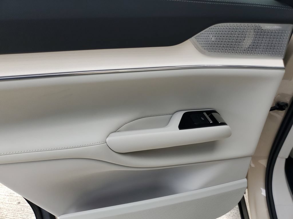 Certified 2025 Volvo EX90 Ultra AWD/4WD image 13