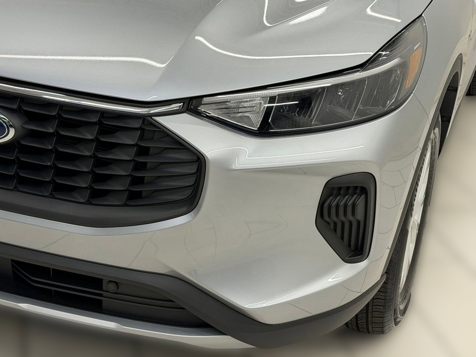 Certified 2023 Ford Escape Active AWD/4WD image 9