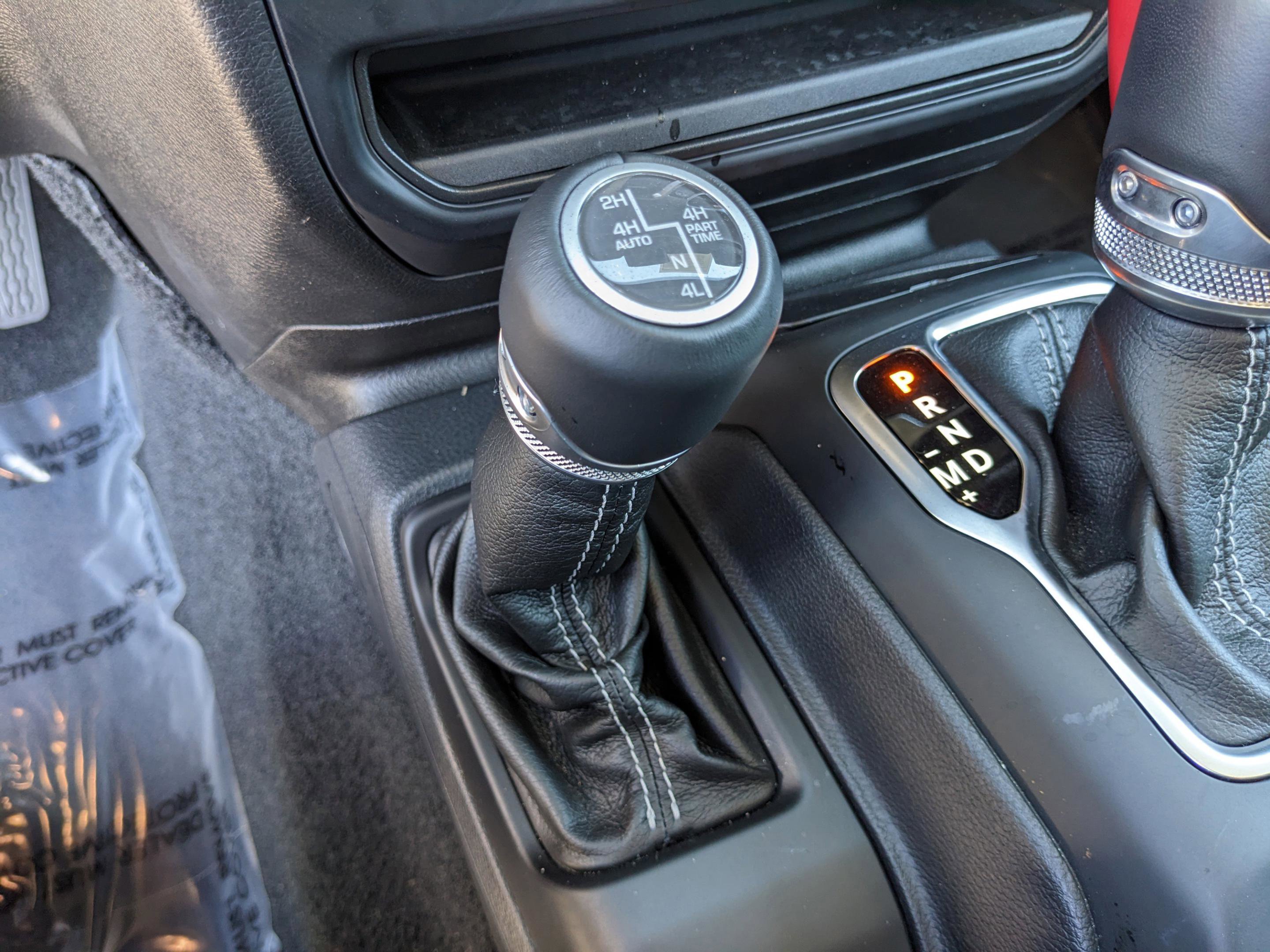 Used 2022 Jeep Wrangler Unlimited Sahara image 24