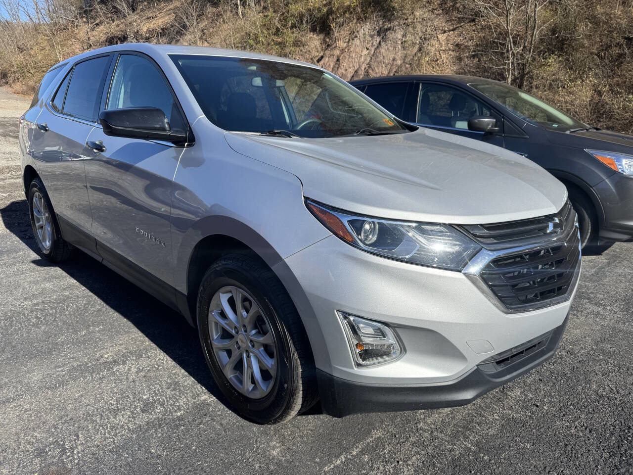 Used 2019 Chevrolet Equinox LT image 3