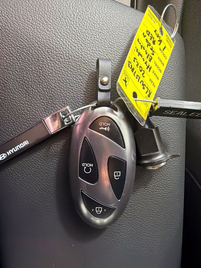 Certified 2025 Hyundai Elantra Hybrid FWD image 32