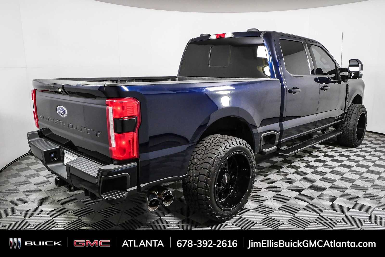 Used 2023 Ford F250 Lariat w/ Sport Appearance Package AWD/4WD image 3