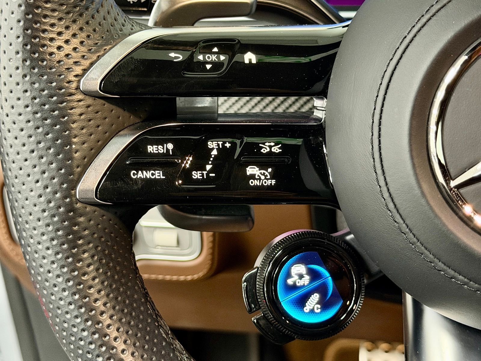 Used 2024 Mercedes-Benz GLS 63 AMG 4MATIC image 28