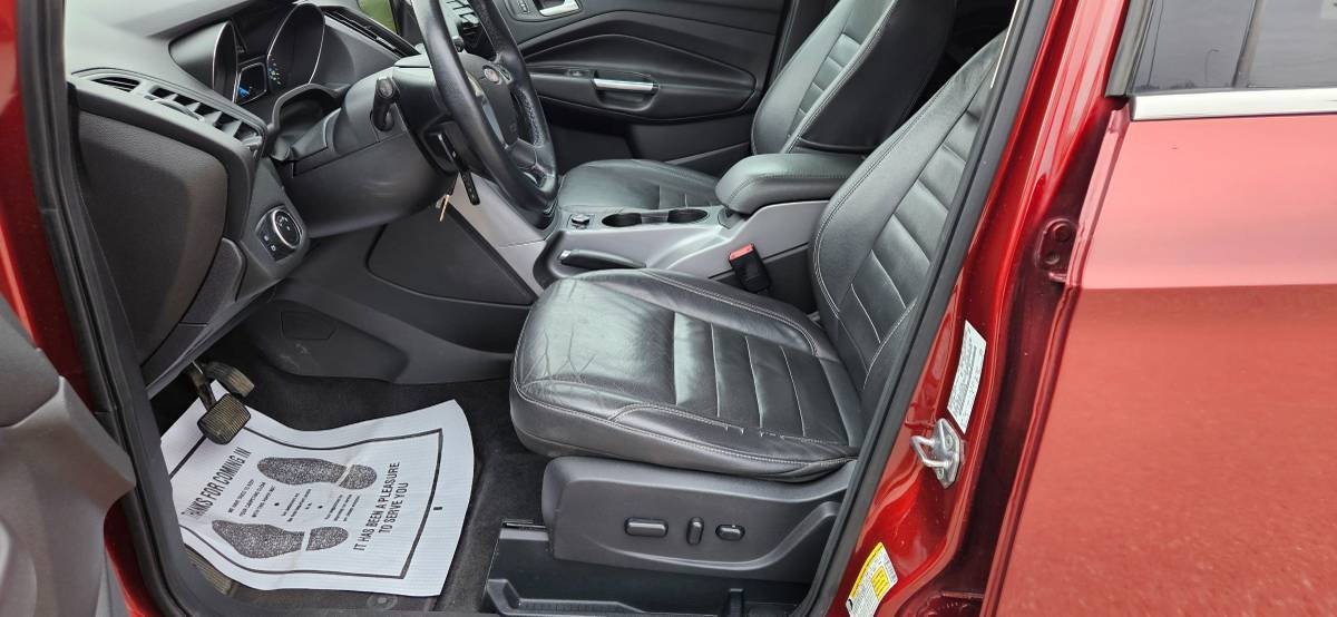 Used 2016 Ford Escape SE w/ SE Leather Comfort Package AWD/4WD image 11