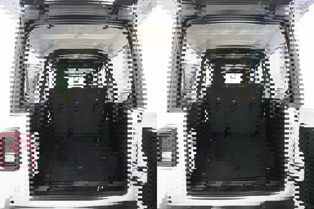 Used 2022 Jeep Wrangler Unlimited Sport image 10