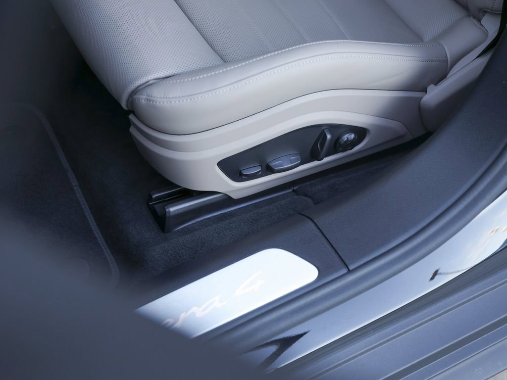 New 2026 Porsche Panamera 4 image 14