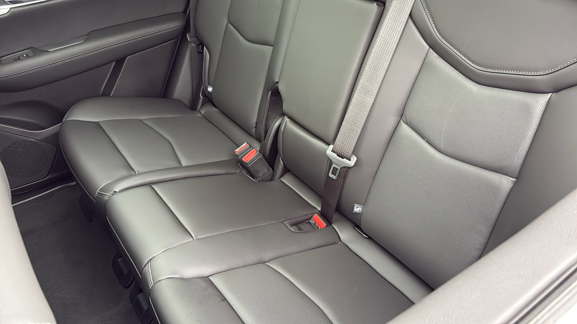 New 2026 Cadillac XT5 Premium Luxury w/ LPO, Floor Liner Package image 32