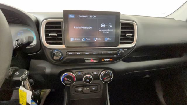 Used 2025 Hyundai Venue SE FWD image 29