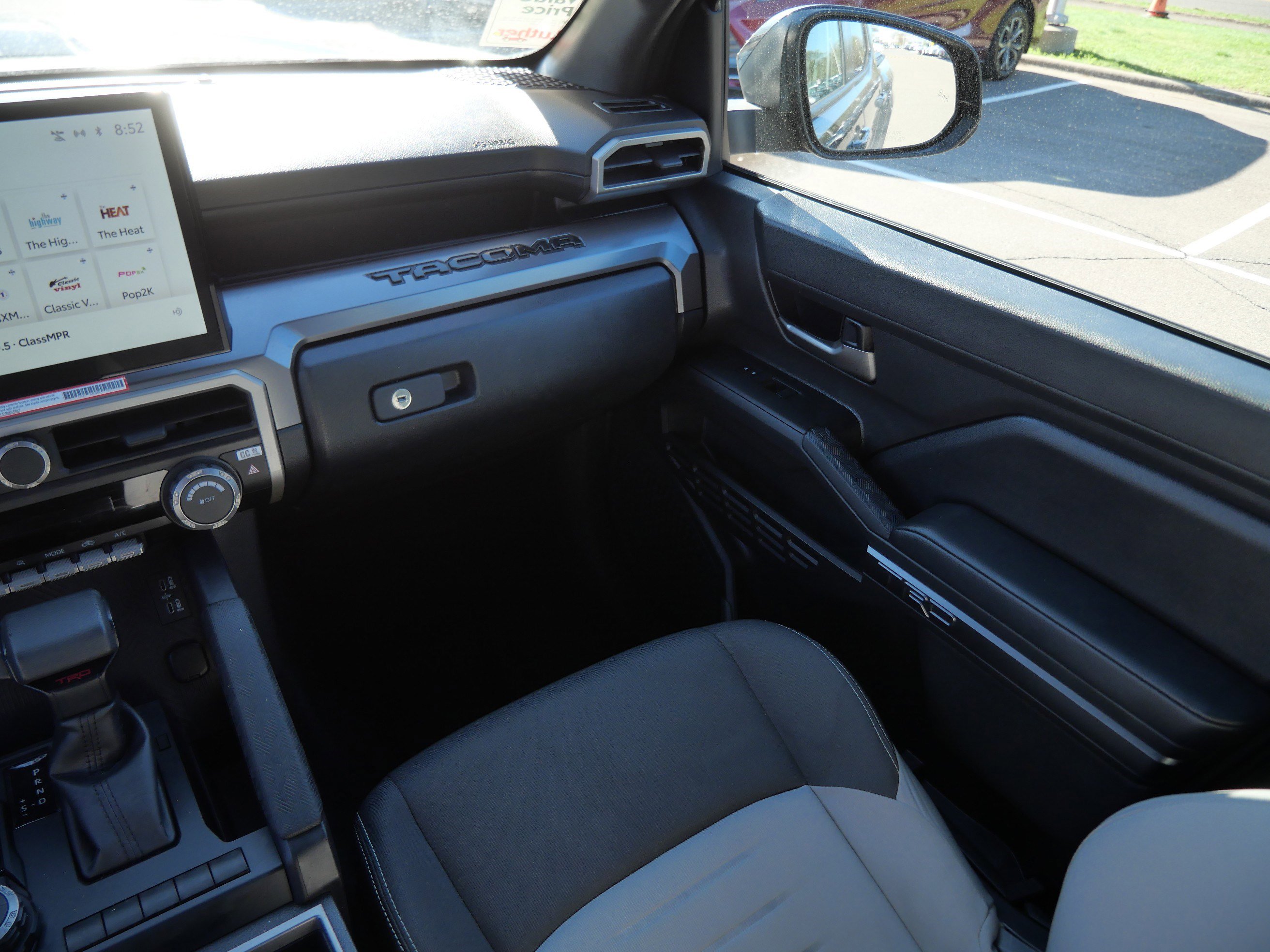 Used 2025 Toyota Tacoma TRD Sport AWD/4WD image 12