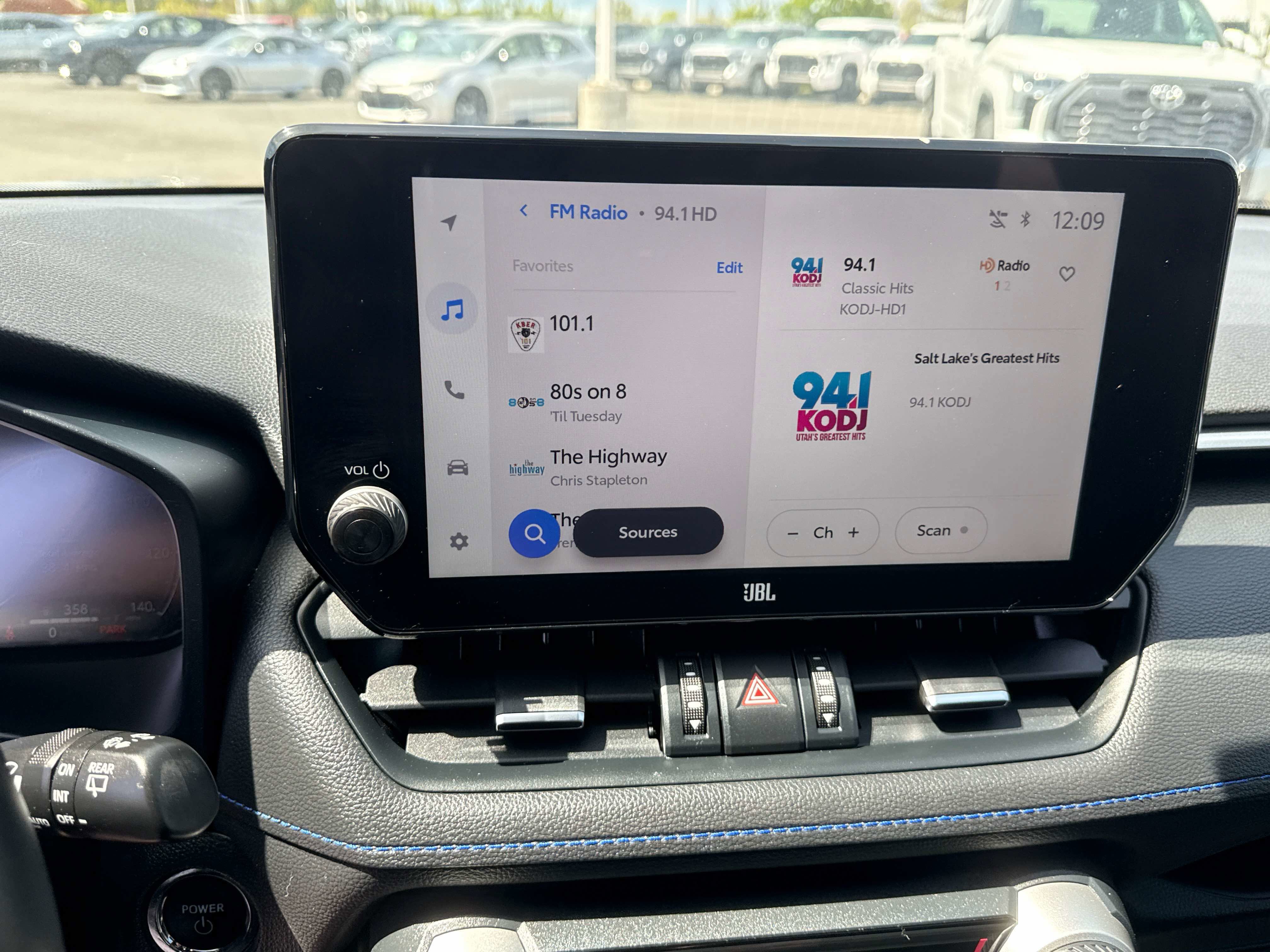 Used 2023 Toyota RAV4 XSE AWD/4WD image 21