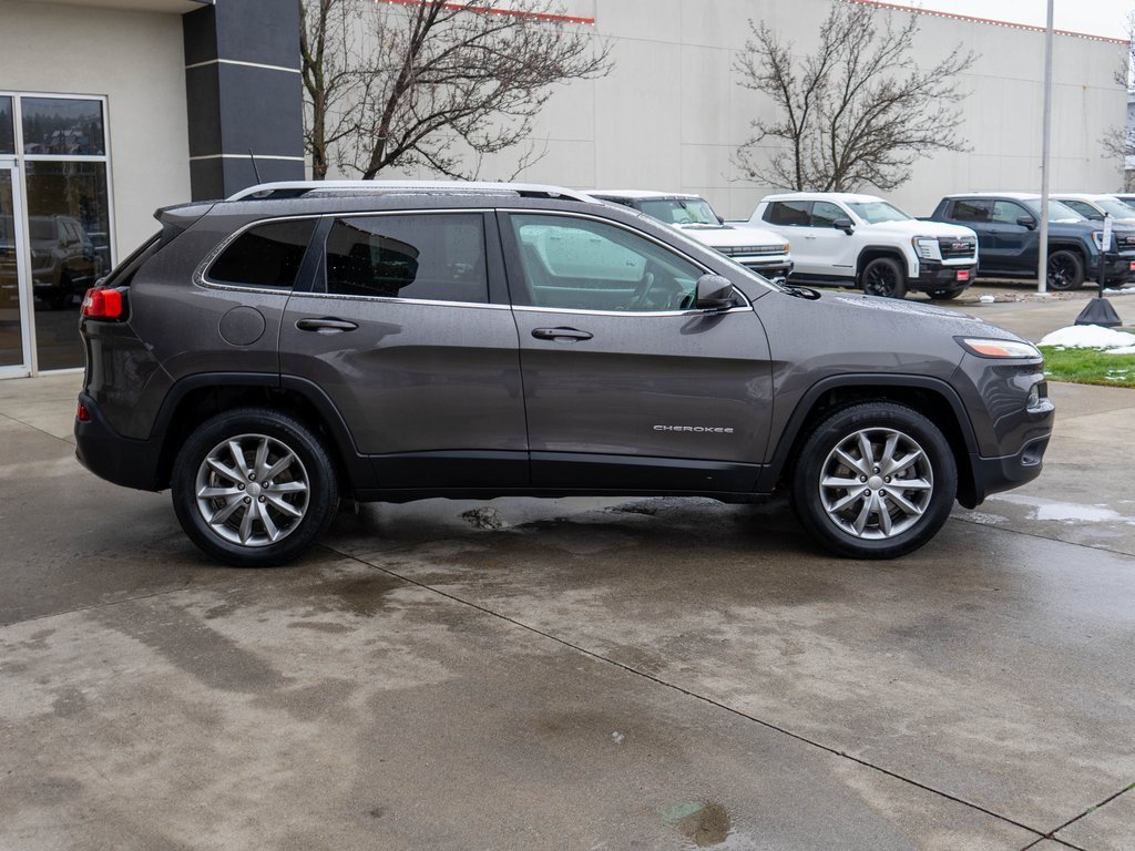 Used 2018 Jeep Cherokee Limited image 8