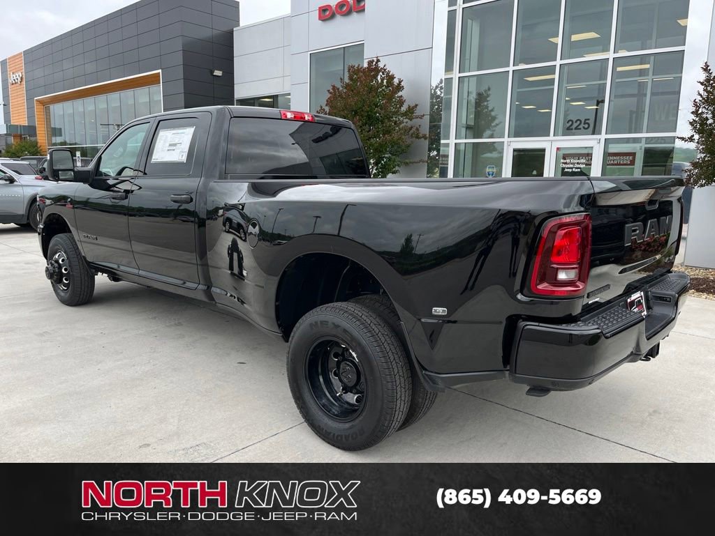 New 2026 RAM 3500 Big Horn AWD/4WD image 16
