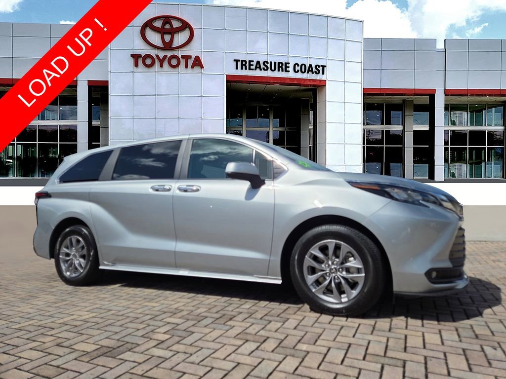 Used 2025 Toyota Sienna XLE FWD video 1