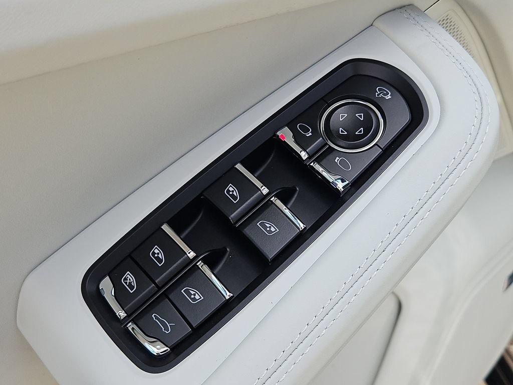 New 2026 Porsche Macan GTS AWD/4WD image 23
