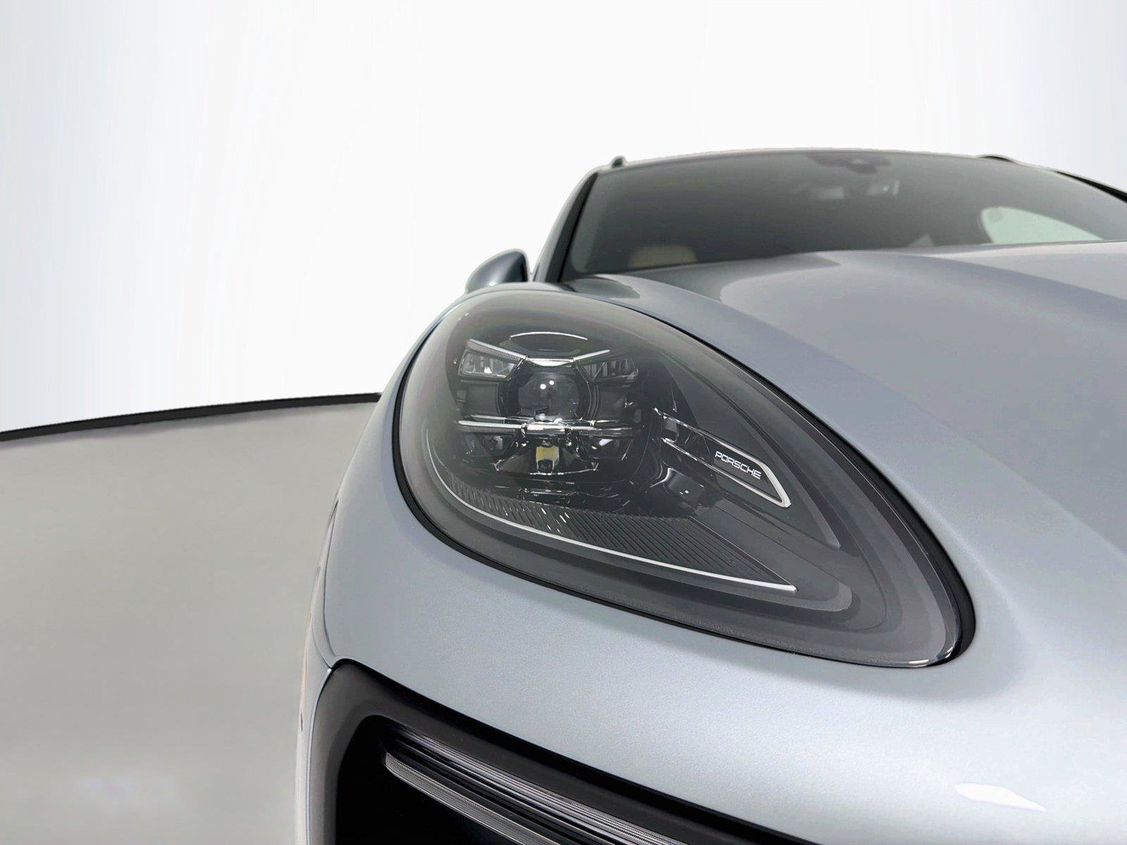 Certified 2026 Porsche Macan Turbo AWD/4WD image 34