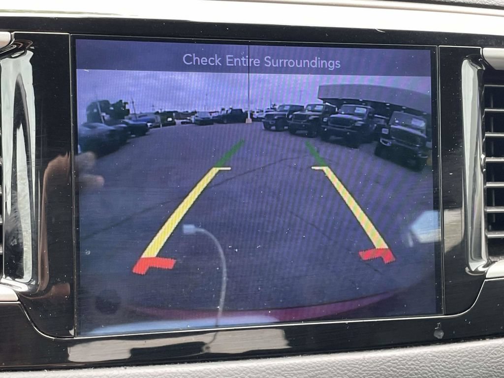 Certified 2017 Chrysler Pacifica Touring-L FWD image 34