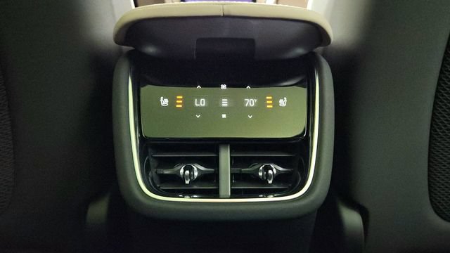 New 2026 Volvo EX90 Plus AWD/4WD image 30