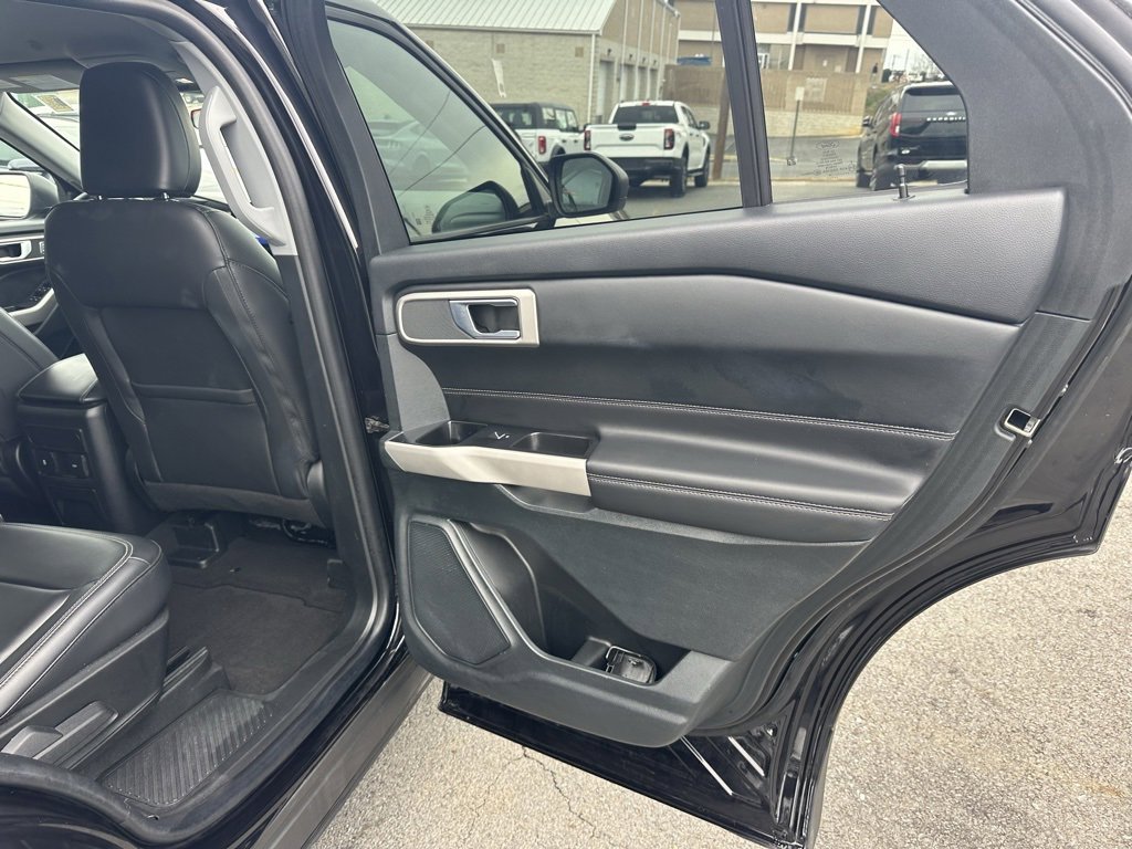 Used 2024 Ford Explorer XLT w/ Equipment Group 202A image 16