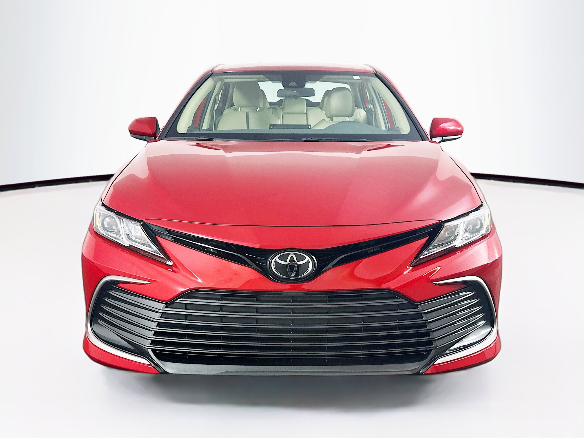 Used 2023 Toyota Camry LE image 2