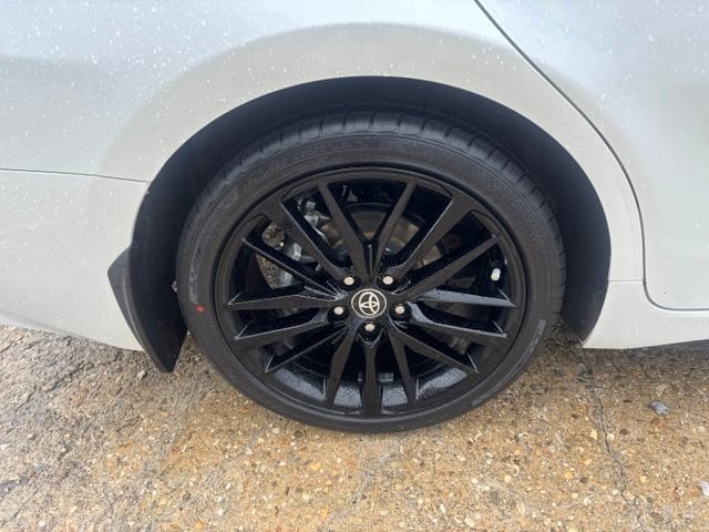 Used 2023 Toyota Camry XSE FWD image 9