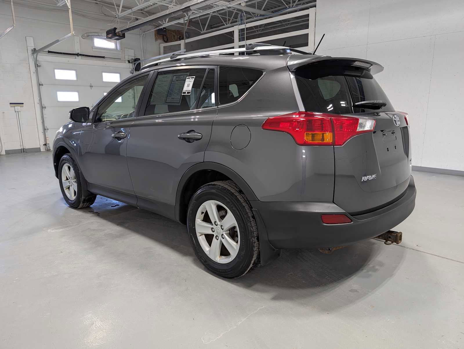 Used 2013 Toyota RAV4 XLE image 10