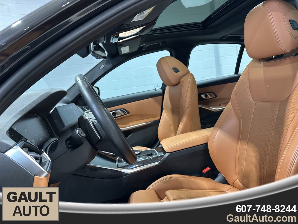 Certified 2022 BMW 330i xDrive Sedan w/ Driving Assistance Package image 15