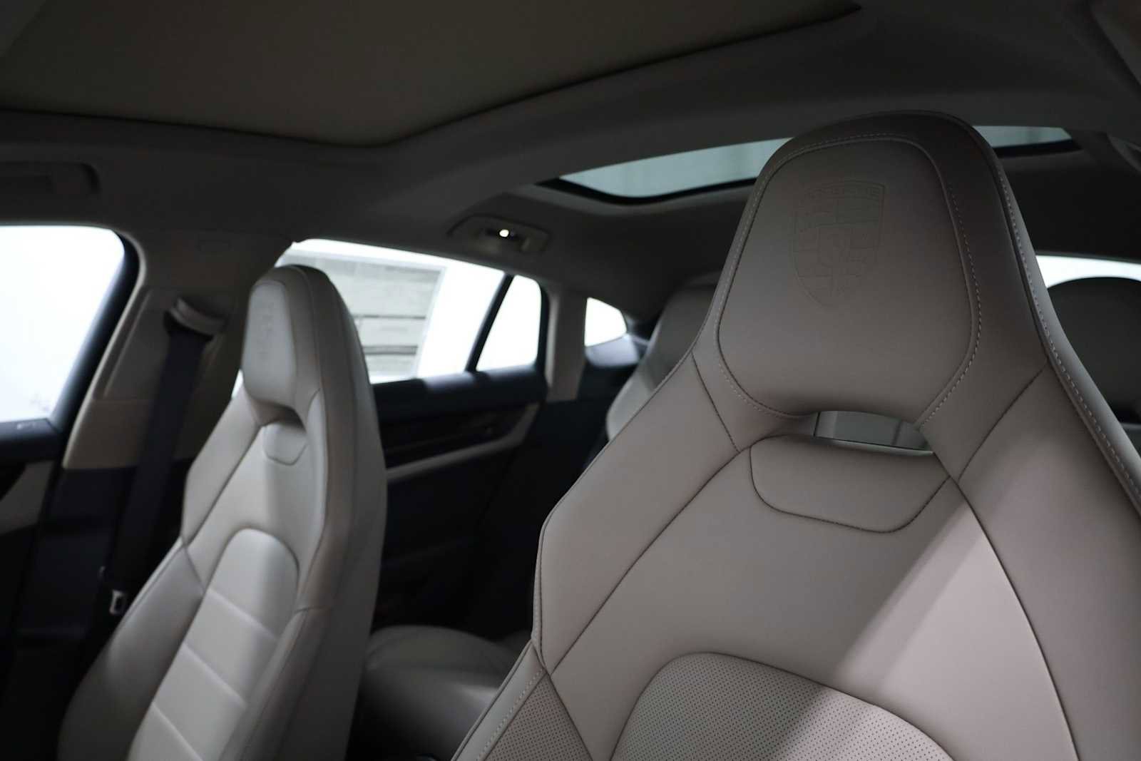 New 2025 Porsche Panamera 4 image 18