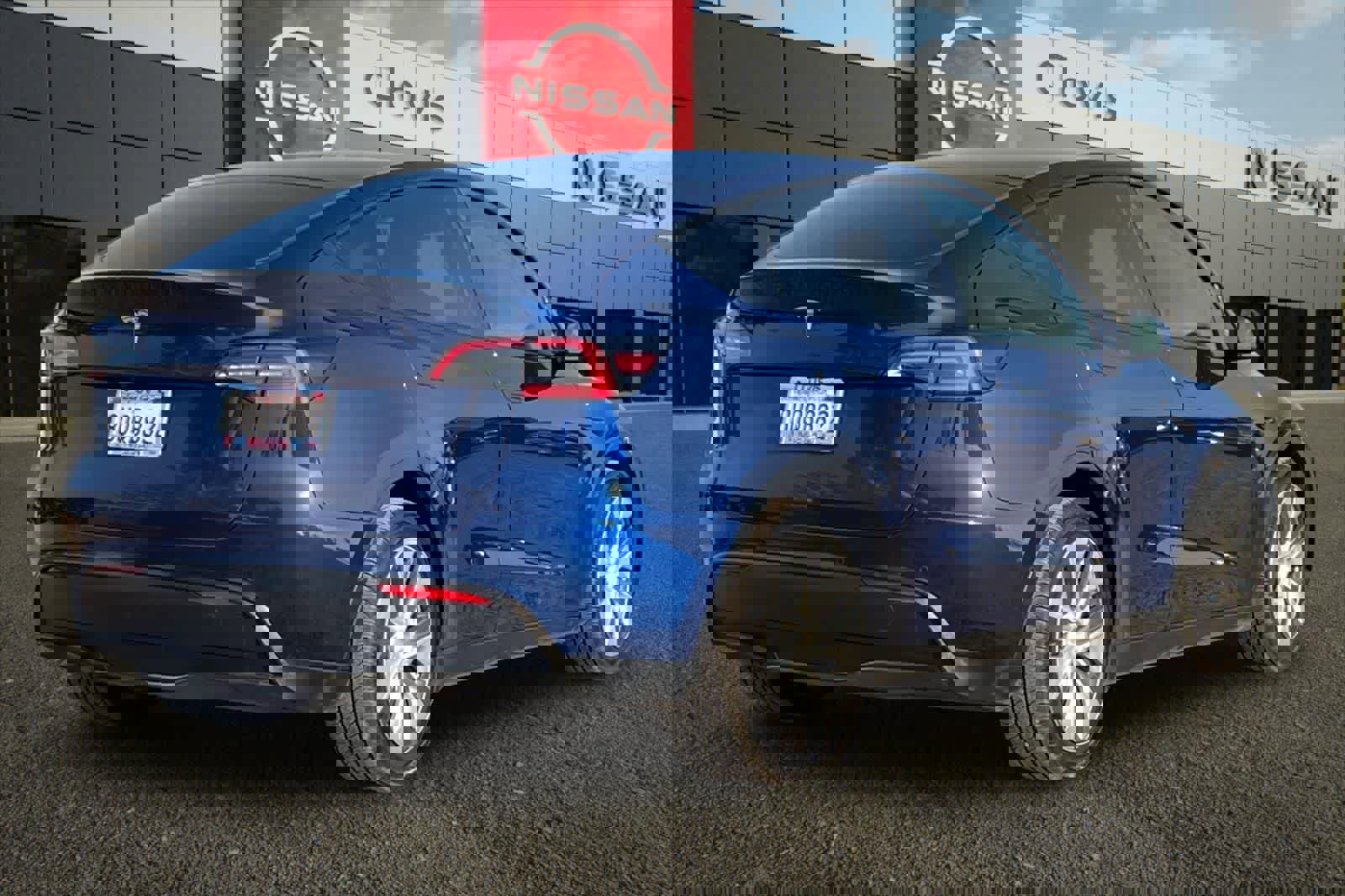 Used 2021 Tesla Model Y 2WD image 3