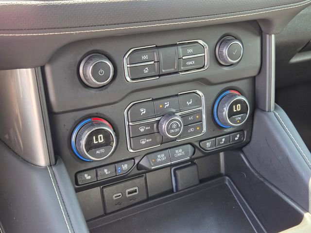 Used 2024 Chevrolet Suburban Premier AWD/4WD image 24
