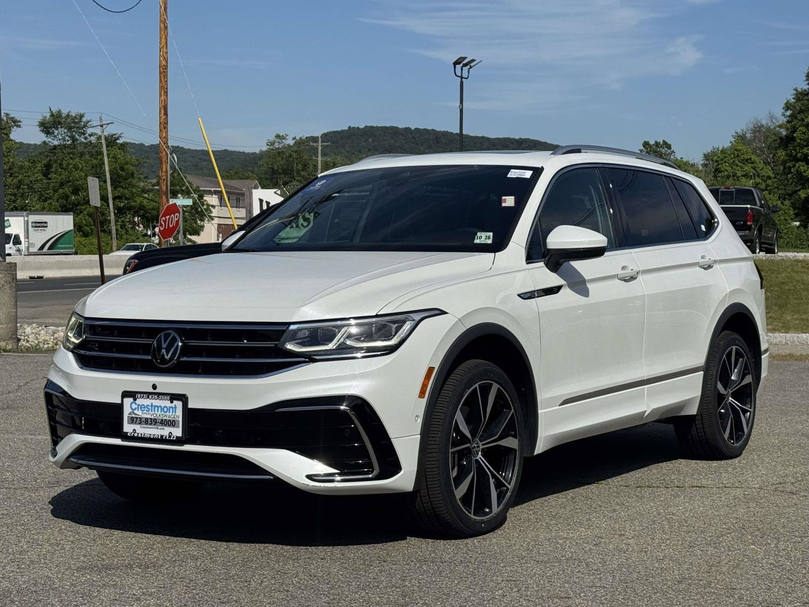Certified 2024 Volkswagen Tiguan SEL R-Line AWD/4WD image 1