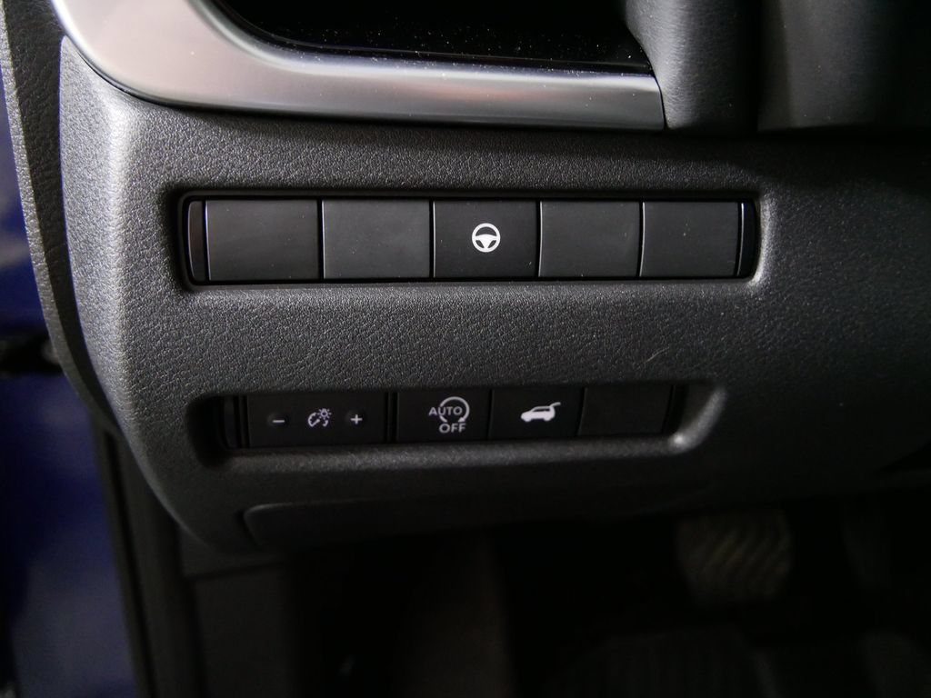 Used 2023 Nissan Rogue SL AWD/4WD image 16