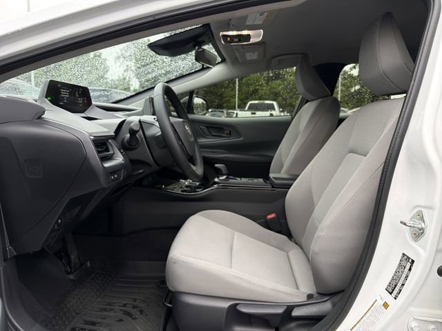 Used 2025 Toyota Prius LE FWD image 9