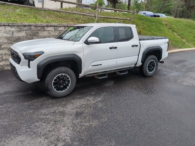 Used 2024 Toyota Tacoma TRD Off-Road w/ TRD Off Road Upgrade Package AWD/4WD image 5