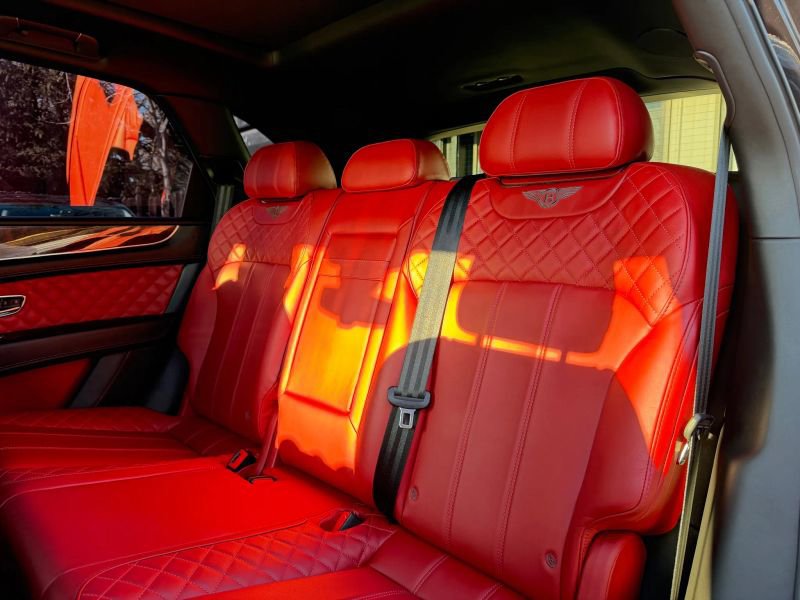 Used 2019 Bentley Bentayga image 15