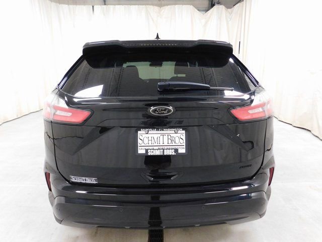 Used 2024 Ford Edge SE w/ Black Appearance Package image 5