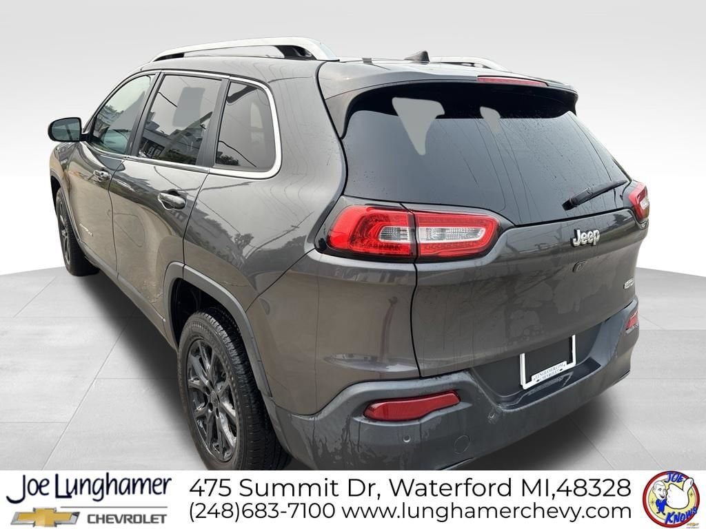 Used 2017 Jeep Cherokee Latitude w/ Safety/Convenience Group FWD image 6