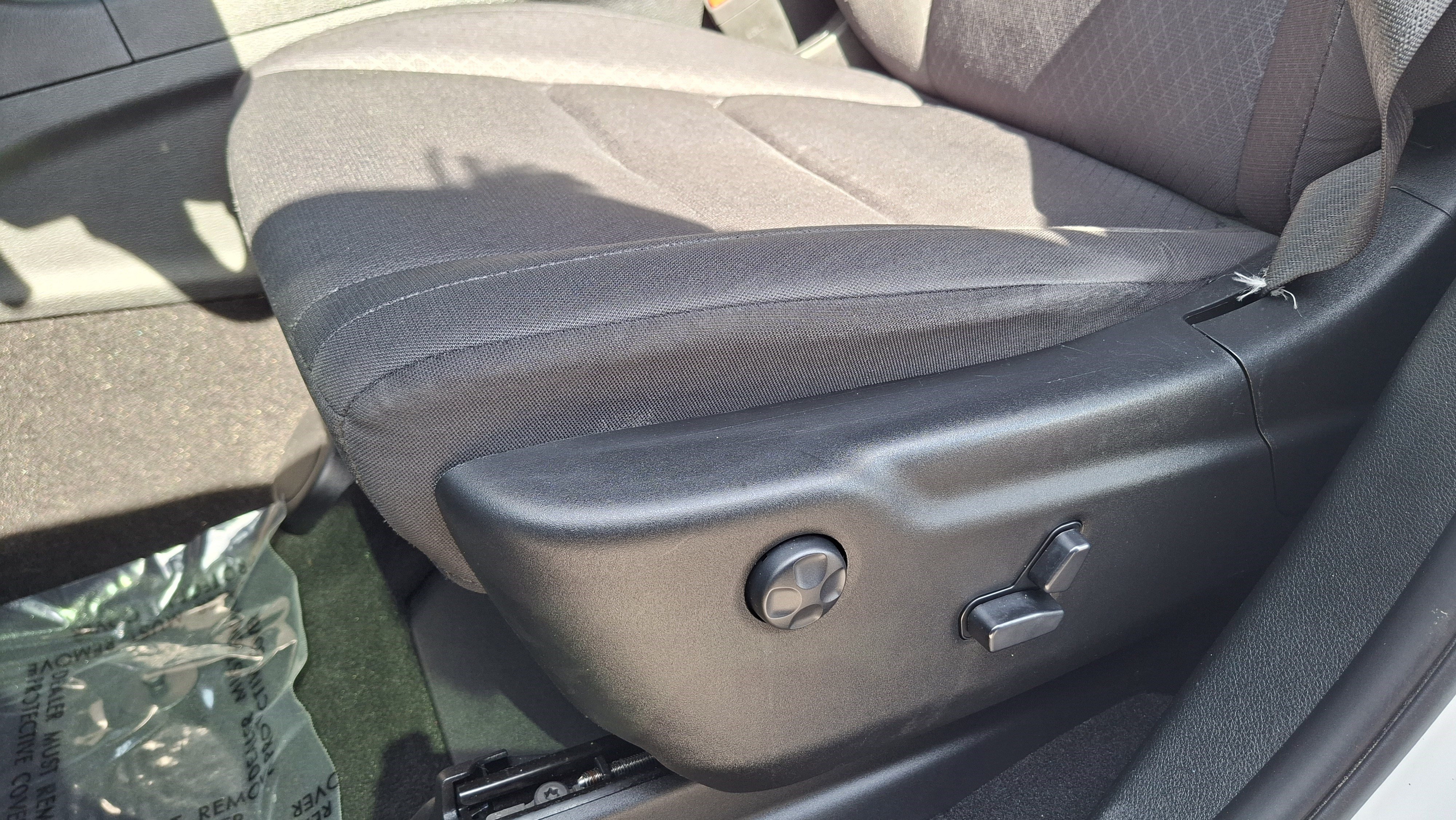 Used 2019 Jeep Grand Cherokee Laredo RWD image 18