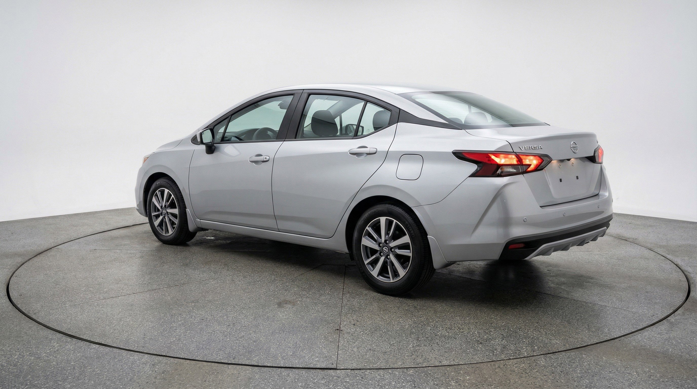 Used 2025 Nissan Versa SV FWD image 6