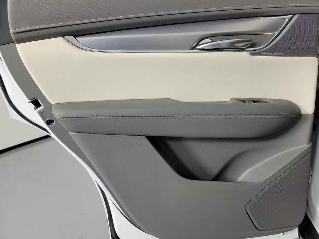 Certified 2022 Cadillac XT5 Premium Luxury FWD image 13