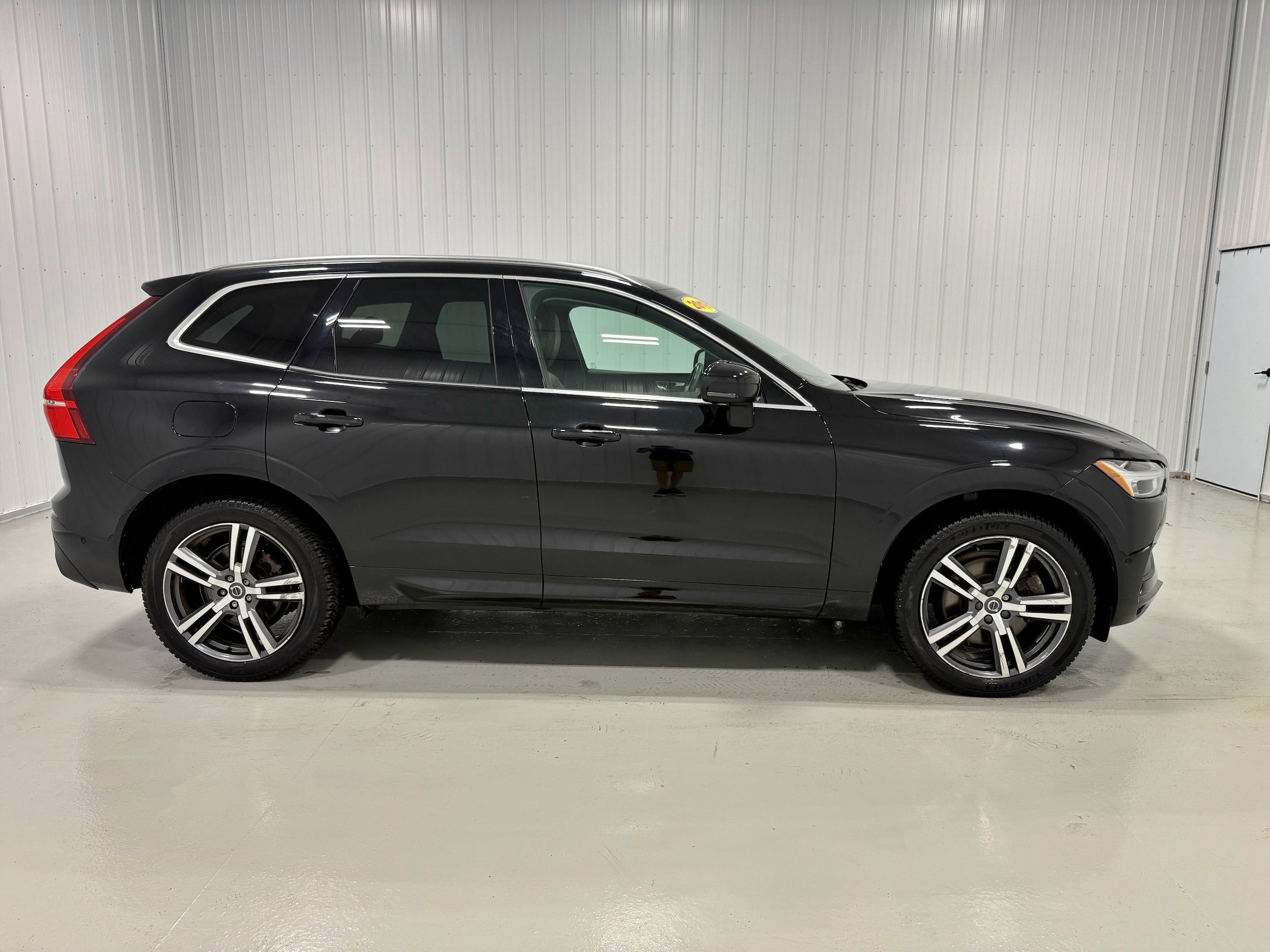 Used 2019 Volvo XC60 T6 Momentum w/ Premium Package AWD/4WD image 38