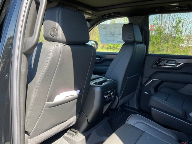 New 2026 GMC Yukon Denali w/ Sun & Power Step Package AWD/4WD image 17