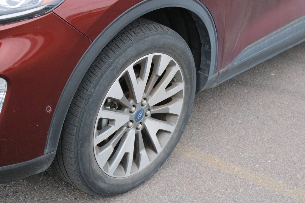 Used 2021 Ford Escape Titanium w/ Class II Trailer Tow Package image 12