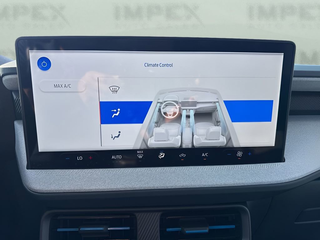 Used 2025 Ford Maverick XLT w/ Equipment Group 302A AWD/4WD image 17