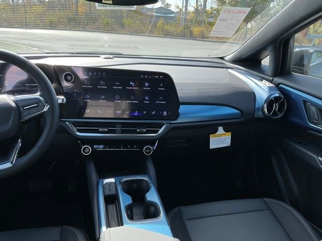 New 2026 Chevrolet Equinox EV LT image 17